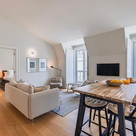 Luxury Penthouse In Alecrim Апартаменты Лиссабон