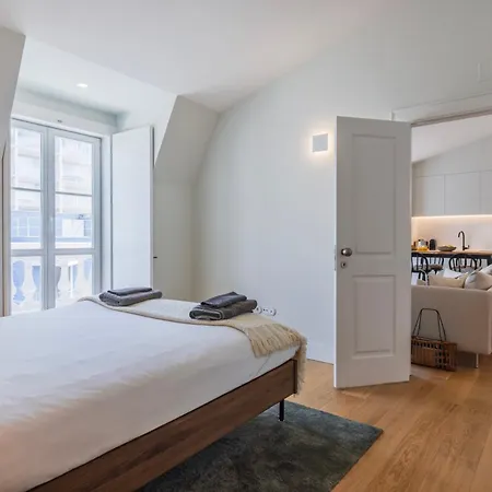 Luxury Penthouse In Alecrim * リスボン