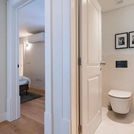 Luxury Penthouse In Alecrim Апартаменты Лиссабон