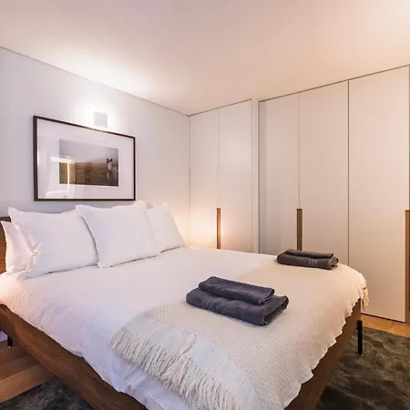 Luxury Penthouse In Alecrim * Лиссабон