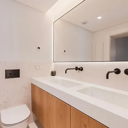 Luxury Penthouse In Alecrim * Лиссабон