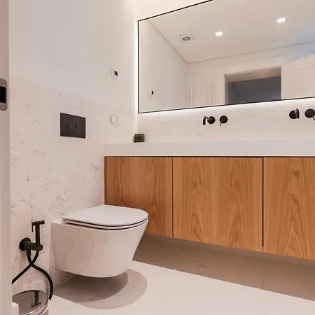 Luxury Penthouse In Alecrim * Лиссабон