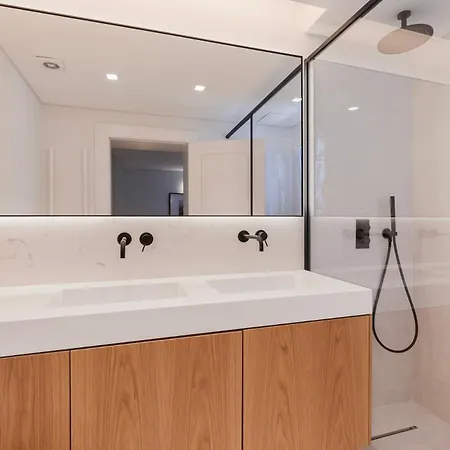 Luxury Penthouse In Alecrim Лиссабон
